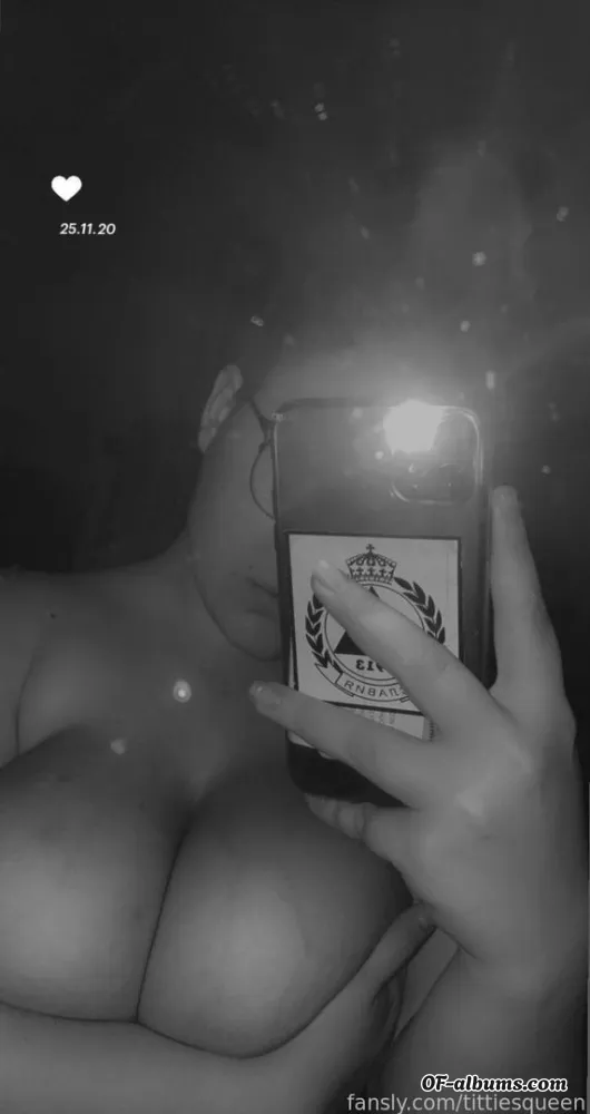 Image #1 of tittiesqueen