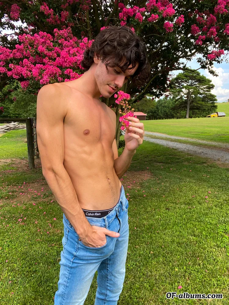 Image #1 of treyglovah