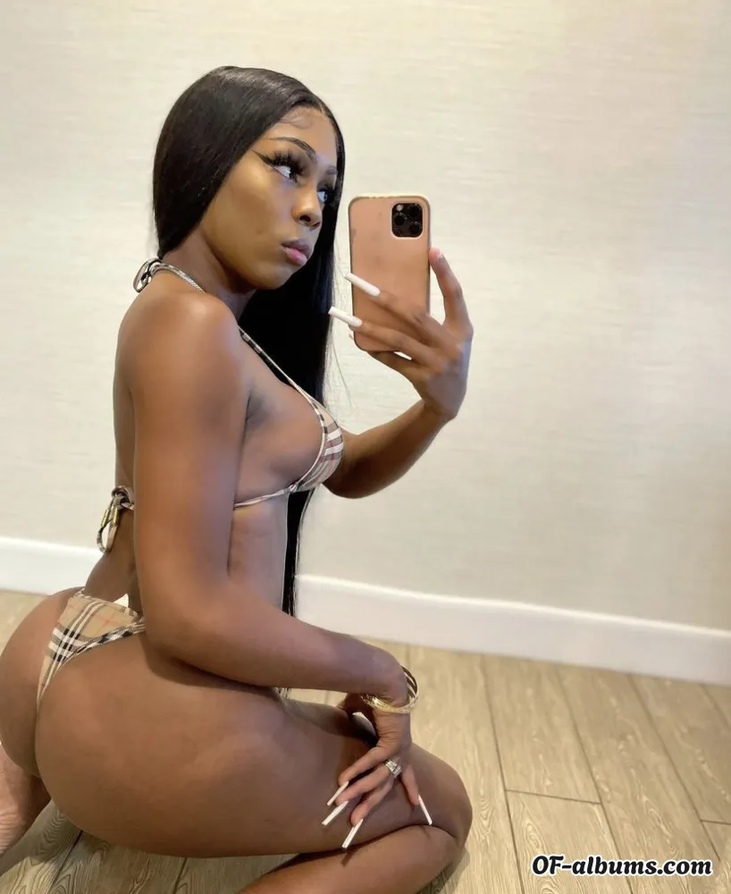 Image #1 of tschynawhytee