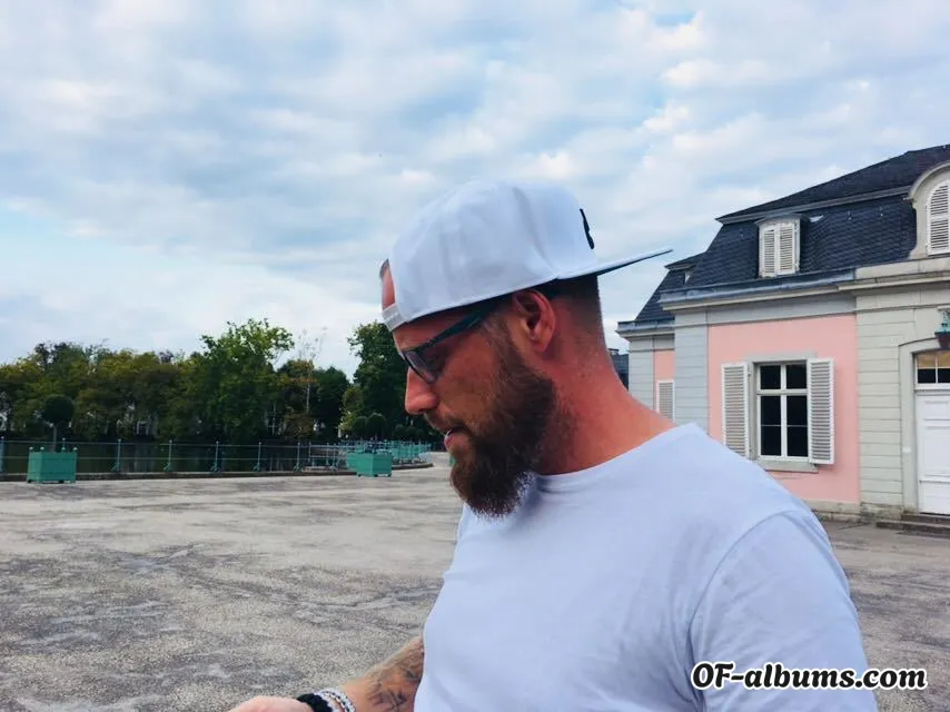 Image #1 of u20359886