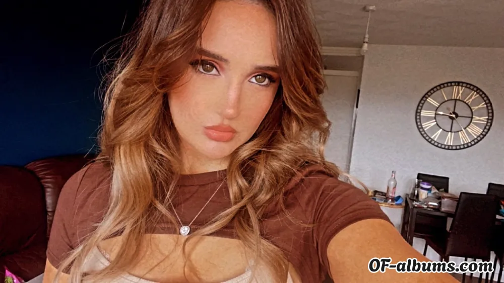 Image #1 of u210017296