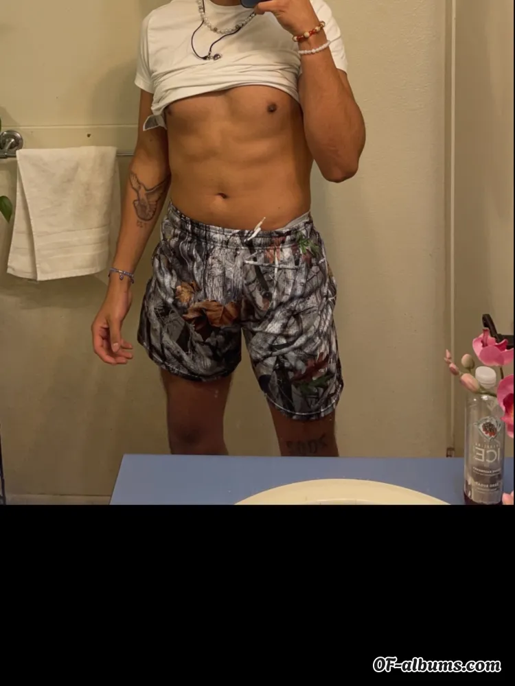 Image #1 of u242833517