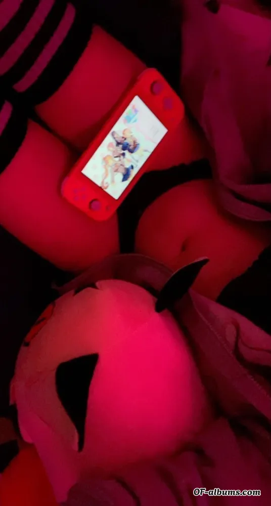 Image #1 of urwaifuhoney