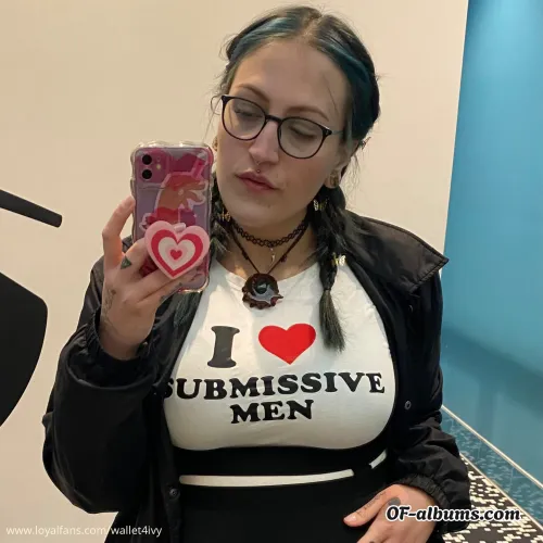 Image #3 of wallet4ivy