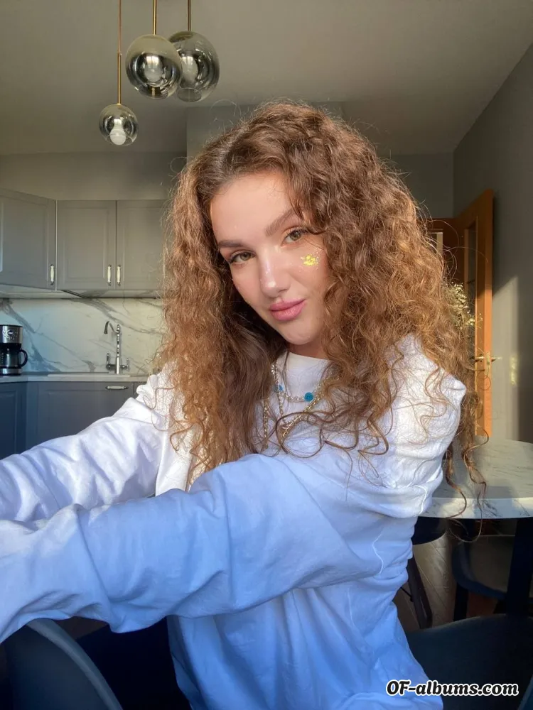 Image #1 of wildlioness01