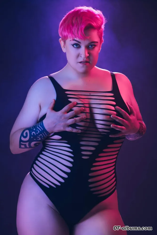 Image #1 of yourbigbutchgf